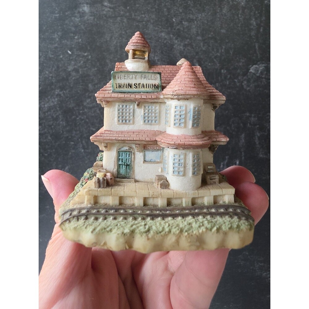 Liberty Falls Train Station International Resourcing Inc. AH21 1993